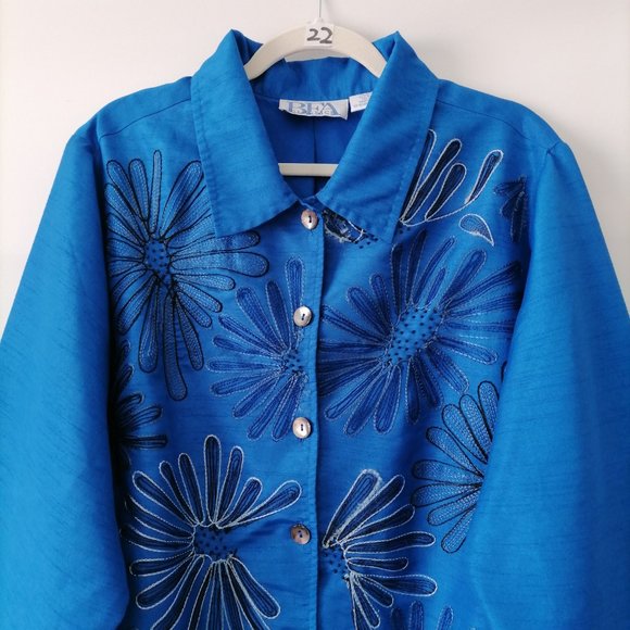 BFA Classics Womens Blue Embroidered Beaded Floral Button Up Shirt Size 2X - Picture 2 of 7